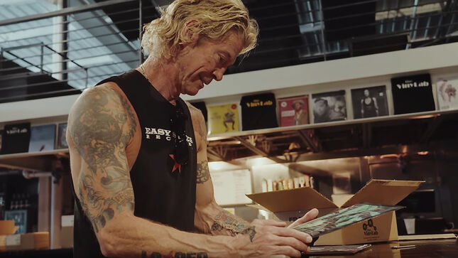 GUNS N' ROSES' DUFF McKAGAN Unboxes Vinyl Edition Of His Upcoming Lighthouse Album; Video