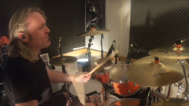 DEVIN TOWNSEND Drummer DARBY TODD Shares Riffler Guitar App / Plugin Demo Video