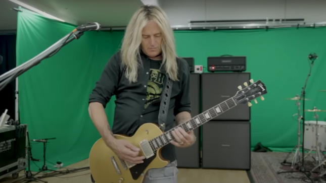THE DEAD DAISIES Guitarist DOUG ALDRICH Featured In Blackstar Amplification Rig Rundown (Video)