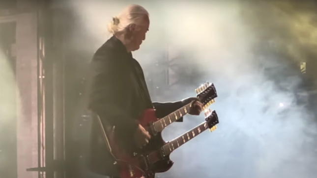 LED ZEPPELIN Guitarist JIMMY PAGE Performs Live For The First Time In Eight Years (Video)
