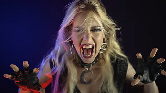 BURNING WITCHES Vocalist LAURA GULDEMOND Shares Cover Of ALICE COOPER Classic "Poison" (Video)