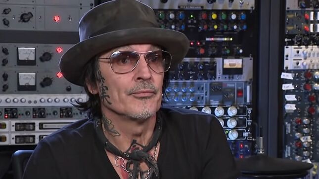 MÖTLEY CRÜE Drummer TOMMY LEE Facing Allegations Of Sexual Assault In 2003