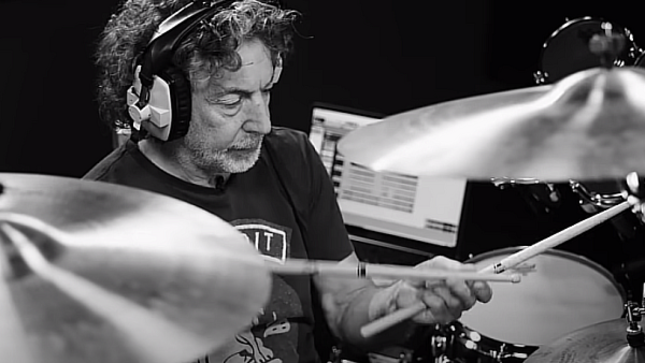 Drum Legend SIMON PHILLIPS Reflects On Recording JUDAS PRIEST's Sin After Sin Album - "It Was Amazing; I Was 19 At The Time" (Video)