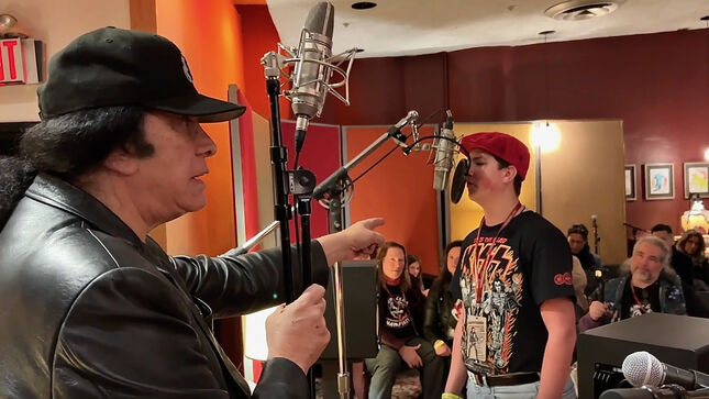 KISS' GENE SIMMONS Recaps Electric Lady Studios Fan Experience - "We're Gonna Be Coming Your Way, At A Local Recording Studio Where You Live"; Video