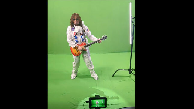 ACE FREHLEY Takes You Behind The Scenes Of Upcoming "Walkin' On The Moon" Music Video