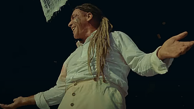 RAMMSTEIN Frontman TILL LINDEMANN Shares Official Making Of Video For Cover Of HÉROES DEL SILENCIO Hit "Entre Dos Tierras"