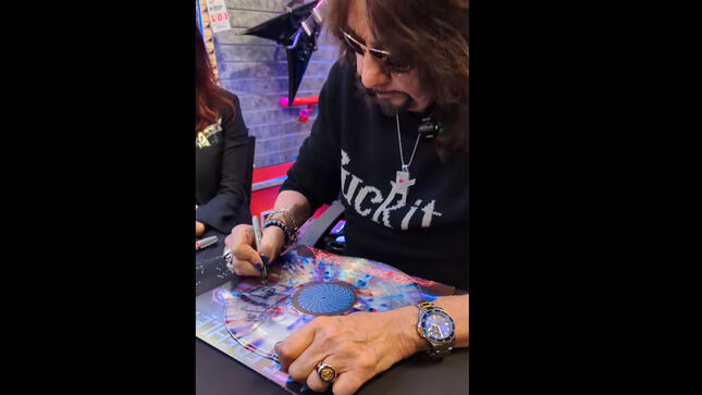 ACE FREHLEY Shares Video From New York City In-Store Event