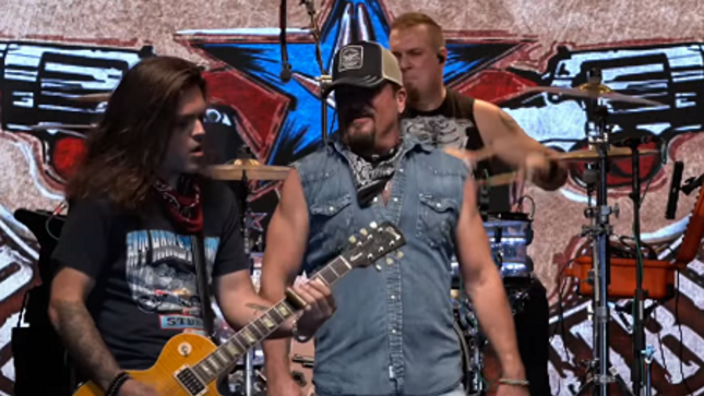 JACKYL Frontman JESSE JAMES DUPREE Covers "Stay With Me" By FACES Live In Daytona Beach; Video