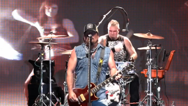 JACKYL Frontman JESSE JAMES DUPREE Shares "Born To Ride The Lightning" Live Video