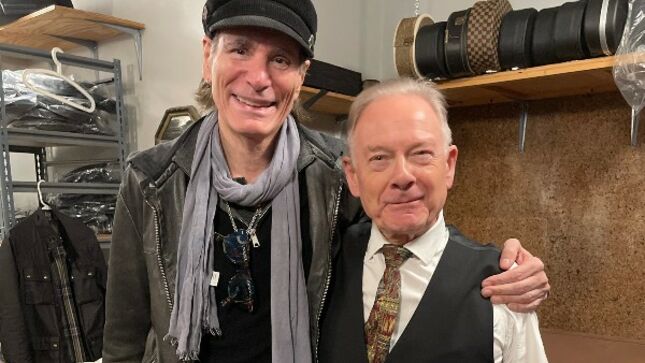 STEVE VAI Meets KING CRIMSON Guitar Legend ROBERT FRIPP - "I Found Myself In A Rare State Of Gob-Smacked Speechlessness"