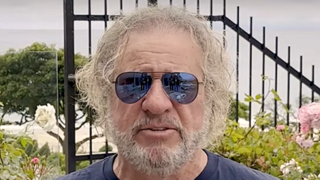 SAMMY HAGAR Recalls Meeting TOBY KEITH, And A $10,000 Bet In New Episode Of Storytime