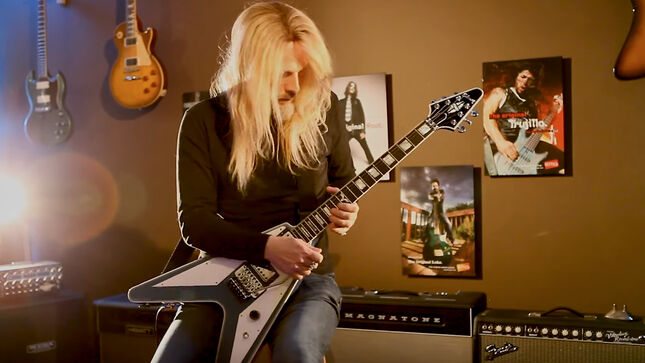 JUDAS PRIEST's RICHIE FAULKNER Performs ELEGANT WEAPONS' "Horn For A Halo" Live On EMGtv; Video