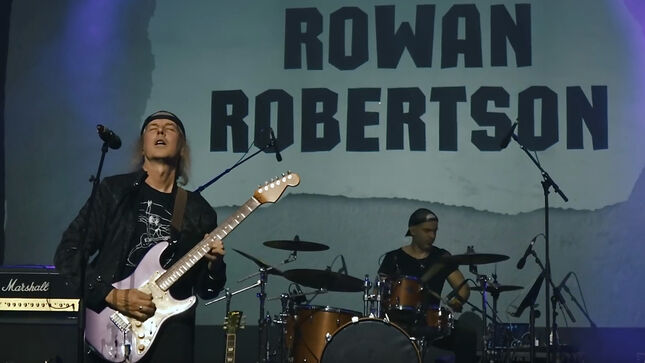 Guitarist ROWAN ROBERTSON Performs DIO Medley In Spain; Video