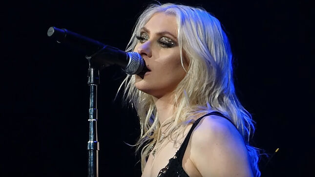 "I Must Really Be A Witch" - THE PRETTY RECKLESS Vocalist TAYLOR MOMSEN Bitten By Bat While Opening For AC/DC; Video
