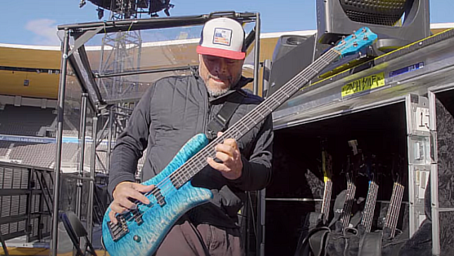 METALLICA Bassist ROBERT TRUJILLO Receives New Custom Shop "Arizona Sky" Warwick Bass (Video)