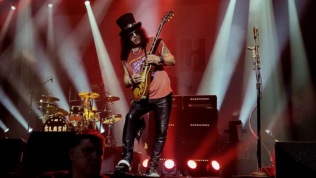 GUNS N' ROSES Guitarist SLASH Blames Alcohol Consumption For Forgotten Memories - "I Do Not Recall Any Of Those Gigs"