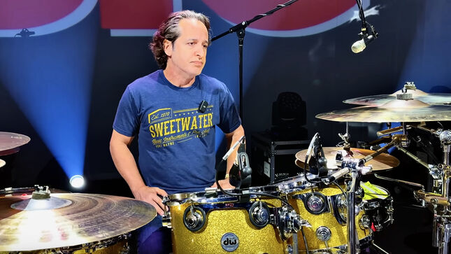 MR. BIG Drummer NICK D'VIRGILIO Discusses Replacing PHIL COLLINS In GENESIS - "I Never In My Wildest Dreams Expected That To Happen"; Video