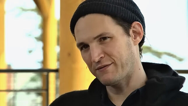 Former RED HOT CHILI PEPPERS Guitarist JOSH KLINGHOFFER Sued For Wrongful Death