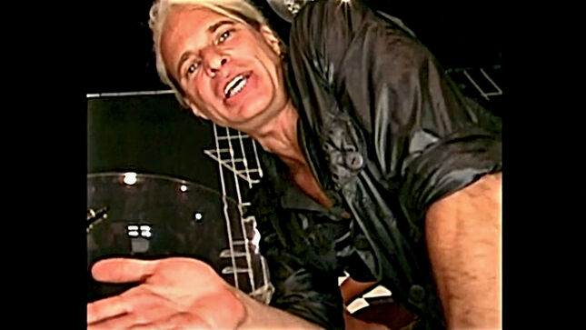 DAVID LEE ROTH Shares Upgraded Video For Unplugged Rendition Of VAN HALEN Track "Mean Street" From No Holds Bar-B-Que