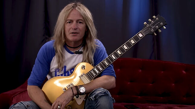 THE DEAD DAISIES' DOUG ALDRICH Shows His Favourite 70s Riffs That Inspired Him; Video