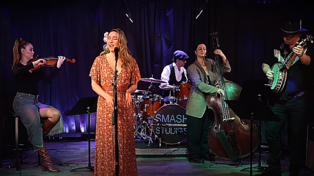 AC/DC Classic "Thunderstruck" Gets Bluegrass Treatment By POSTMODERN JUKEBOX Vocalist ROBYN ADELE ANDERSON; One Take Live Video Streaming