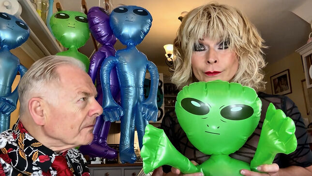 ROBERT FRIPP & TOYAH Cover TAYLOR SWIFT's "Bad Blood" In Brand New Sunday Lunch Episode; Video