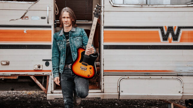 MYLES KENNEDY Talks The Art Of Letting Go – “It Was Designed For Capturing Attention With Riffs”