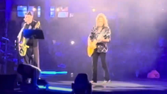 METALLICA Covers "Sweet Caroline" By NEIL DIAMOND Live In Concert; Fan-Filmed Video