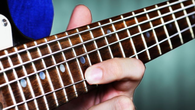 Roundwound vs. Flatwound: Which Bass Guitar Strings Are Right for You?