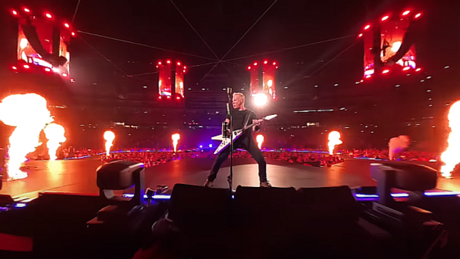 METALLICA Perform 