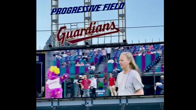 JERRY CANTRELL Throws First Pitch, Performs US National Anthem At Cleveland Guardians Vs. Chicago Cubs Game; Video