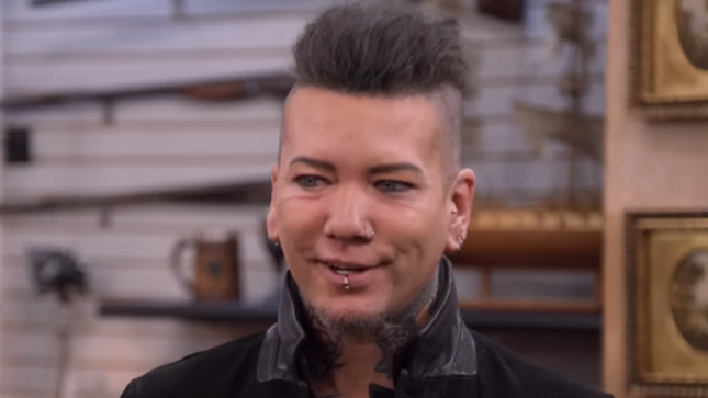 ASHBA Reunited With Long Lost Guitar On Pawn Stars; Video