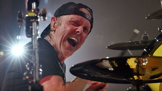 Watch METALLICA Perform "Shadows Follow" In Minneapolis; Official Live Video