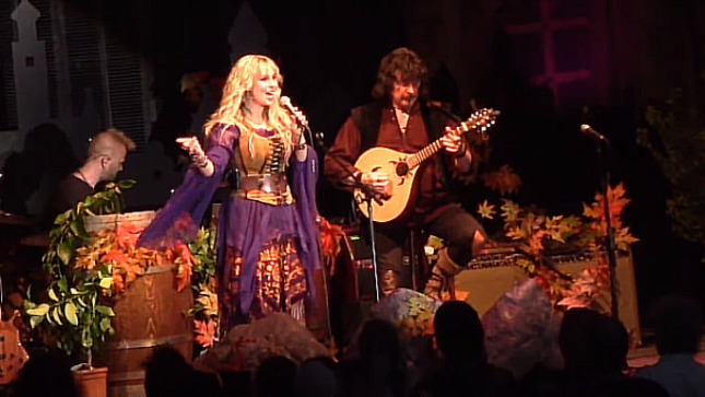 BLACKMORE'S NIGHT Share 2019 Live Performance Of MIKE OLDFIELD's "Moonlight Shadow" (Video)