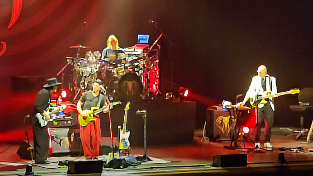 BEAT Feat. ADRIAN BELEW, TONY LEVIN, STEVE VAI And DANNY CAREY Kick Off KING CRIMSON Tribute Tour In San Jose, CA; Fan-Filmed Video Of Entire Show Available