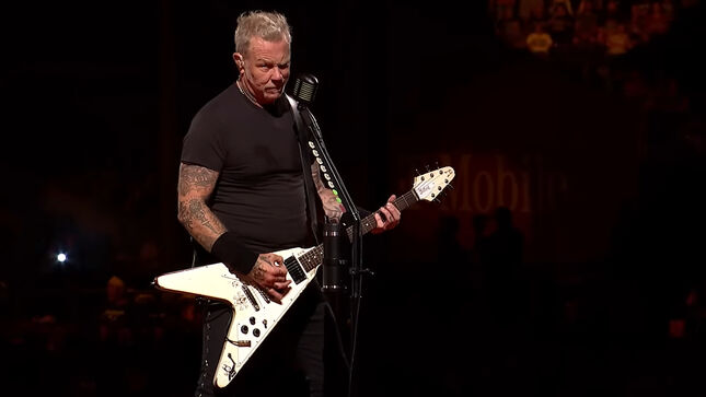 Watch METALLICA's "Moth Into Flame" Performance From Seattle; Official Live Video Posted