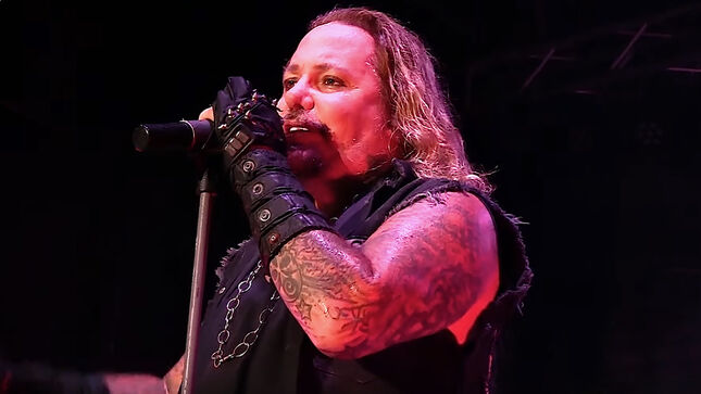 VINCE NEIL Performs MÖTLEY CRÜE Classic "Home Sweet Home"; Multi-Cam / Multi-Show Video Posted