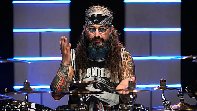 DREAM THEATER Drummer MIKE PORTNOY Breaks Down AVENGED SEVENFOLD's "Nightmare"In New Playthrough Video