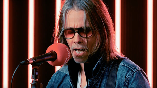 Watch MYLES KENNEDY Perform Acoustic Version Of New Song "Miss You When You’re Gone"; Video