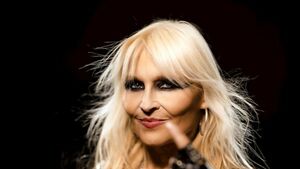 DORO To Release "Rock 'N' Roll X-Mas Party" Single On Limited Edition 7" Vinyl In November