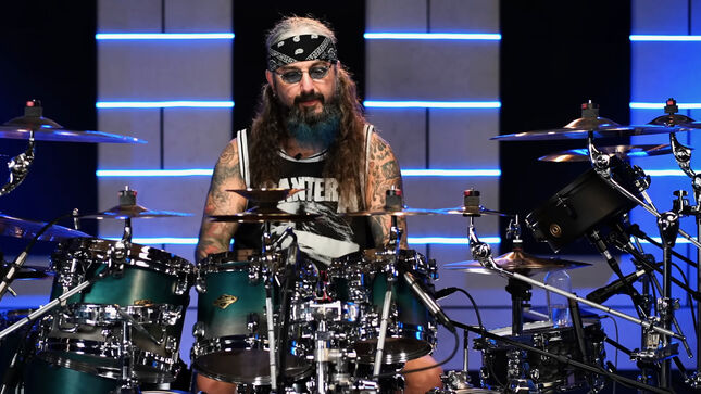 DREAM THEATER Drummer MIKE PORTNOY Is Mourning The Death Of His Sister - "It’s Been A Devastating Couple Of Days For Me And My Family Knowing The Inevitable Was Coming"