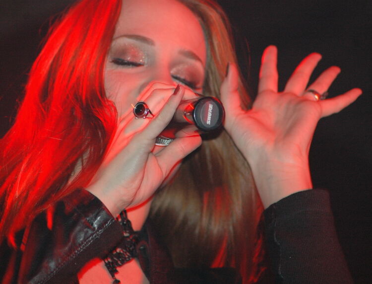 EPICA Release Live Single And Video “Cross The Divide” (Live At The Ziggo Dome)