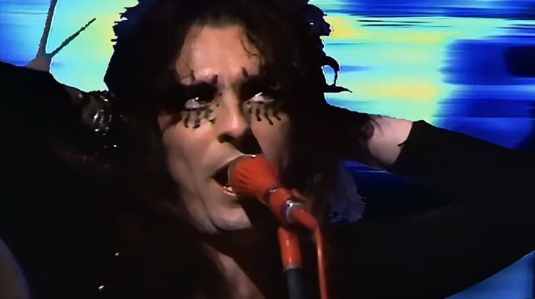 Watch: ALICE COOPER Performs “Under My Wheels” Live On Germany’s Beat-Club In 1971; Video