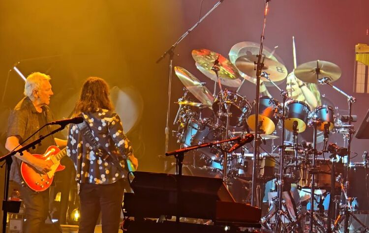 DREAM THEATER Drummer MIKE PORTNOY Weighs In On The Return Of RUSH – “Seeing This Tour Come To Life, It’s Very Obvious This Needed To Happen; It Was Magical”