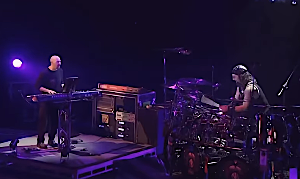 DREAM THEATER Keyboardist JORDAN RUDESS Shares Live At Budokan 2004 Stage Improv Performance Featuring Drummer MIKE PORTNOY (Video)